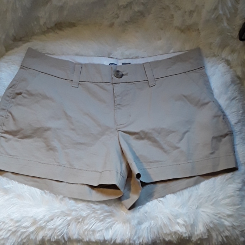 Old navy beige short  0 regular standard